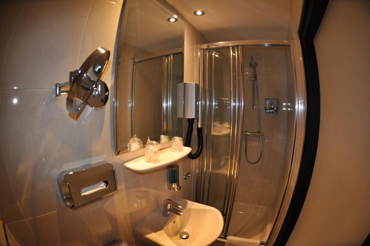 Budget Hotel Le Beau Rivage Middelburg Esterno foto